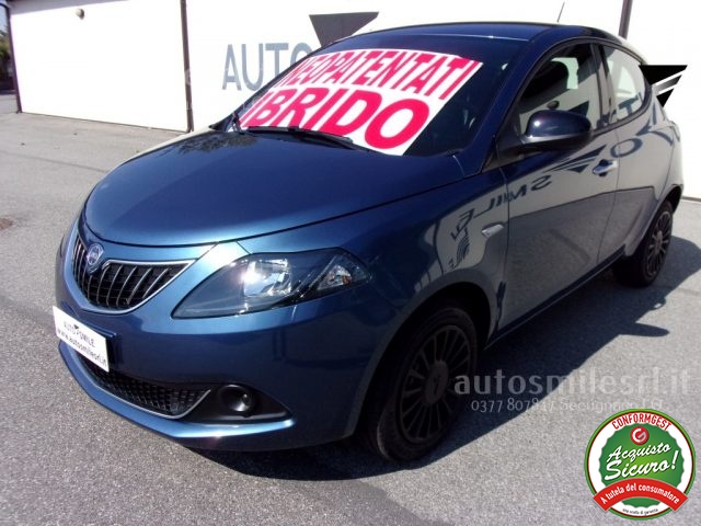 Lancia Ypsilon 1.0 FireFly 5 porte S&S Hybrid Silver nuovo a SECUGNAGO