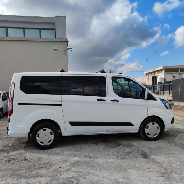 Ford Transit Custom 320 L1H1 2.0 ECOBLUE AUTOVETTURA 9 POSTI - 2021 - foto 2 di 4