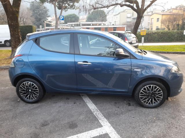 Lancia Ypsilon 1.0 FireFly 5 porte S&S Hybrid Platino - foto 4 di 4
