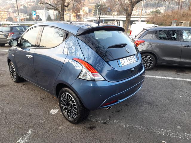 Lancia Ypsilon 1.0 FireFly 5 porte S&S Hybrid Platino, del 2024, 12.200 km, in vendita a Como (CO)