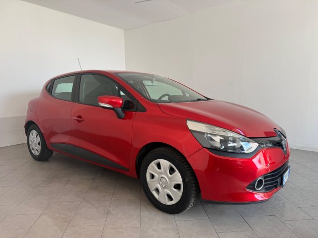 Renault Clio 1.2 75CV 5 porte Wave - foto 2 di 4