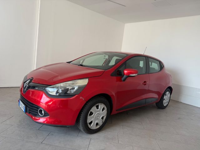 Renault Clio 1.2 75CV 5 porte Wave - foto 3 di 4