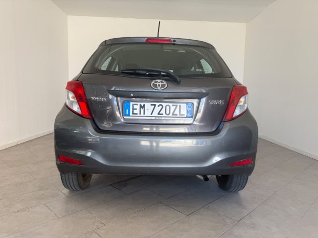 Toyota Yaris 1.0 5P Lounge - foto 3 di 4