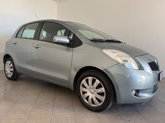Toyota Yaris 1.3 5 porte M-MT SOL - foto 3 di 4