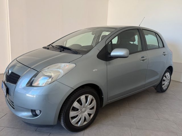 Toyota Yaris 1.3 5 porte M-MT SOL - foto 2 di 4