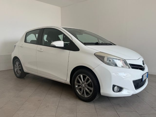 Toyota Yaris 1.0 5 porte Trend - foto 3 di 4