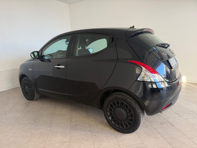 Lancia Ypsilon 1.0 FireFly 5 porte S&S Hybrid Ecochic A. Ferretti - foto 3 di 4