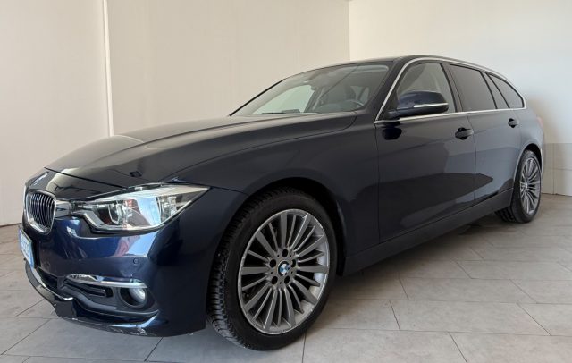 BMW 320 d xDrive Touring Luxury - foto 2 di 4