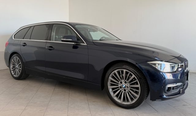 BMW 320 d xDrive Touring Luxury - foto 3 di 4