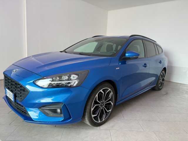 Ford Focus 1.0 EcoBoost 125 CV SW ST-Line - foto 3 di 4