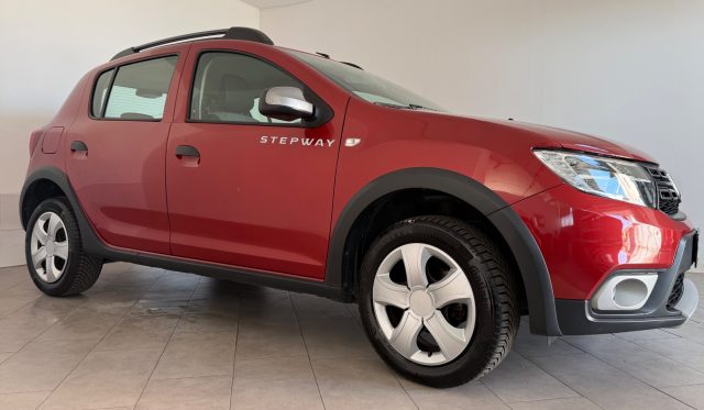 Dacia Sandero Stepway 1.5 dCi 8V 90CV Start&Stop - foto 2 di 4