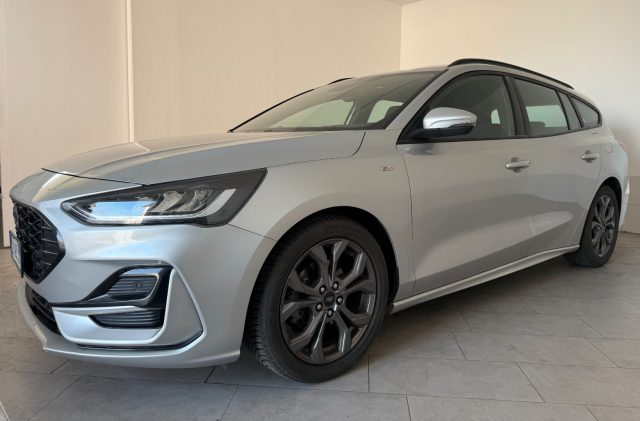 Ford Focus 1.0 EcoBoost Hybrid 155 CV Powershift SW ST-Line X - foto 3 di 4