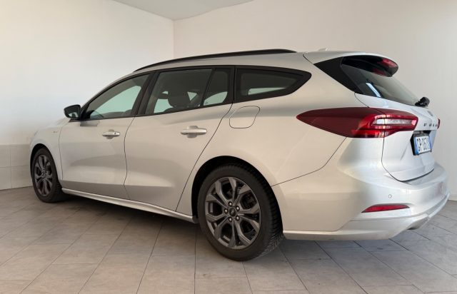 Ford Focus 1.0 EcoBoost Hybrid 155 CV Powershift SW ST-Line X - foto 4 di 4