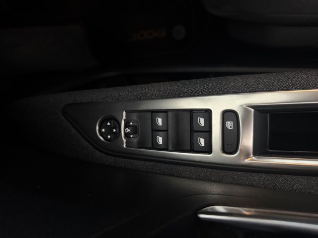 Peugeot 3008 PureTech Turbo 130 S&S Allure - foto 4 di 4