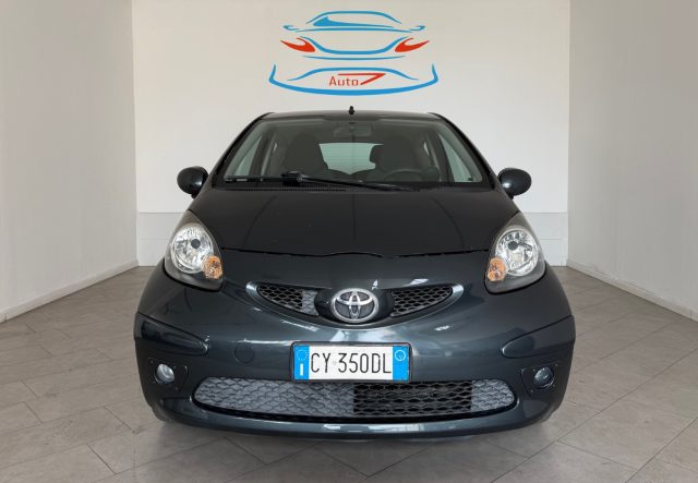 Toyota Aygo 1.0 12V VVT-i 3 porte Sol, del 2005, 98.026 km, in vendita a Lainate (MI)
