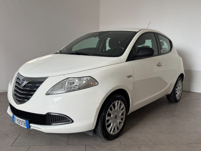 Lancia Ypsilon 1.2 69 CV 5 porte GPL Ecochic Gold - foto 2 di 19