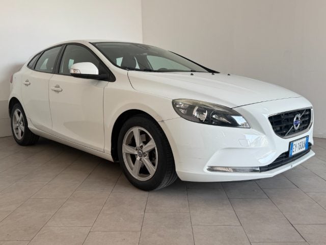 Volvo V40 T2 Summum - foto 3 di 4