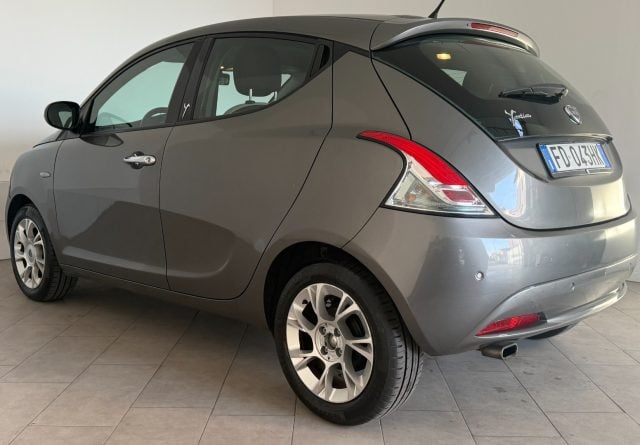 Lancia Ypsilon 1.2 69 CV 5 porte Platinum - foto 4 di 4