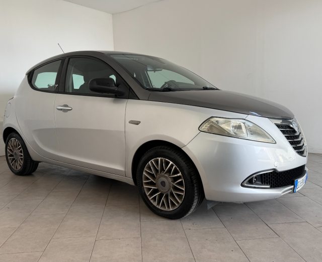 Lancia Ypsilon 0.9 TwinAir 85 CV 5 porte S&S Silver - foto 3 di 4