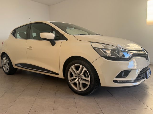 Renault Clio 1.2 75 CV 5 porte Duel - foto 2 di 4