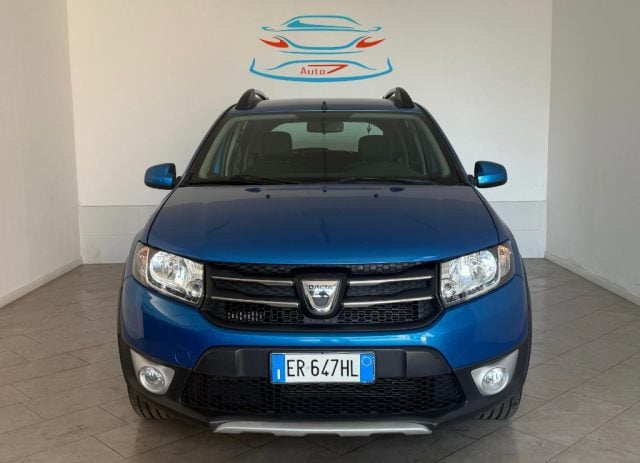 Dacia Sandero Stepway 900 TCe 12V 90CV Prestige, del 2013, 29.644 km, in vendita a Lainate (MI)