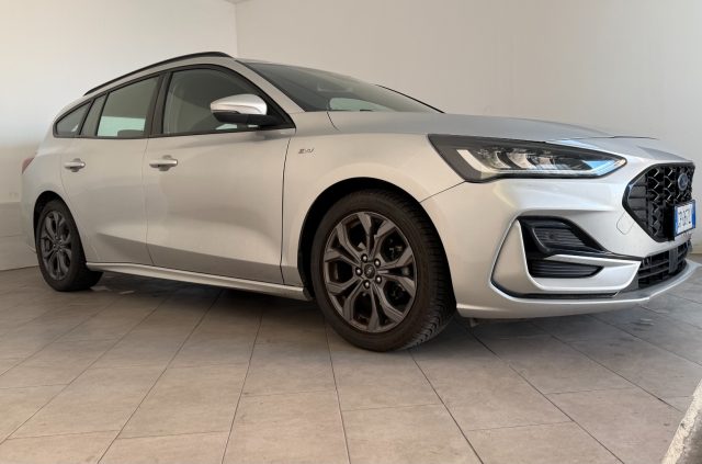 Ford Focus 1.0 EcoBoost Hybrid 155 CV Powershift SW ST-Line X - foto 2 di 4