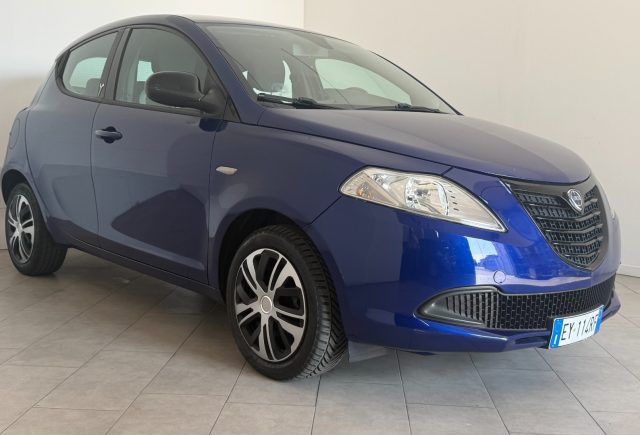 Lancia Ypsilon 1.2 69 CV 5 porte GPL Ecochic Gold - foto 3 di 4