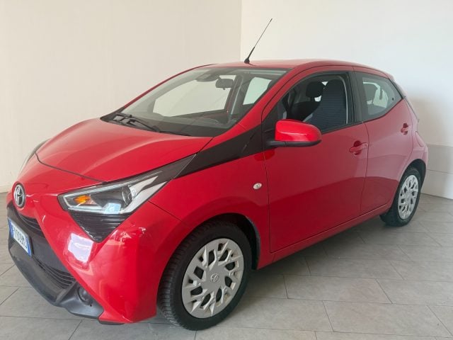 Toyota Aygo 1.0 VVT-i 72 CV 5 porte x-clusiv MMT - foto 3 di 4