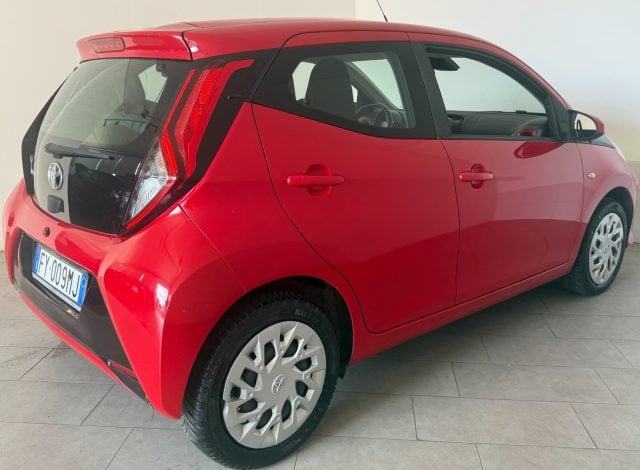Toyota Aygo 1.0 VVT-i 72 CV 5 porte x-clusiv MMT - foto 4 di 4