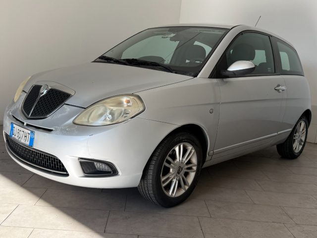 Lancia Ypsilon 1.2 Argento - foto 2 di 4