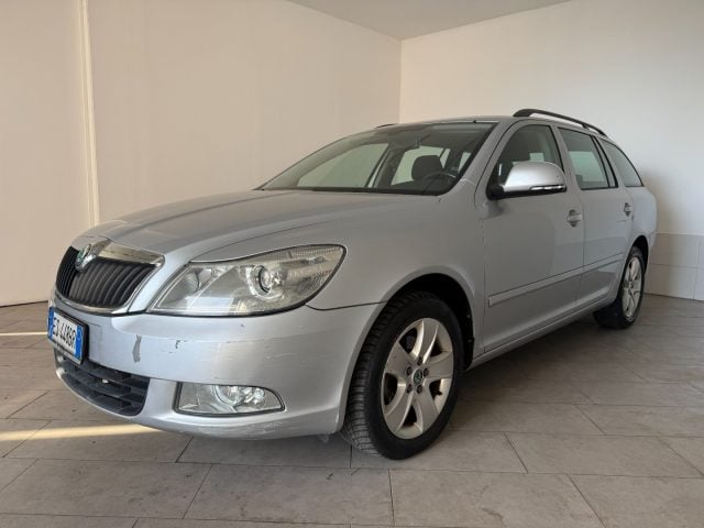 Skoda Octavia 1.6 TDI CR F.AP. Wagon Elegance - foto 2 di 4