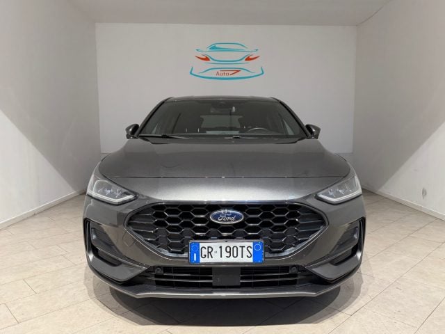 Ford Focus 1.0 EcoBoost Hybrid 125 CV 5p. ST-Line X, del 2023, 95.596 km, in vendita a Lainate (MI)