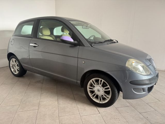 Lancia Ypsilon 1.2 - foto 2 di 4