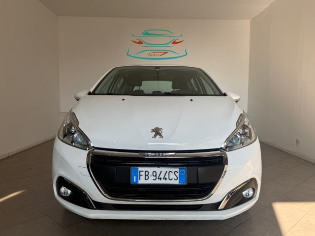 Peugeot 208 1° serie PureTech 82 5 porte Allure, del 2015, 73.501 km, in vendita a Lainate (MI)