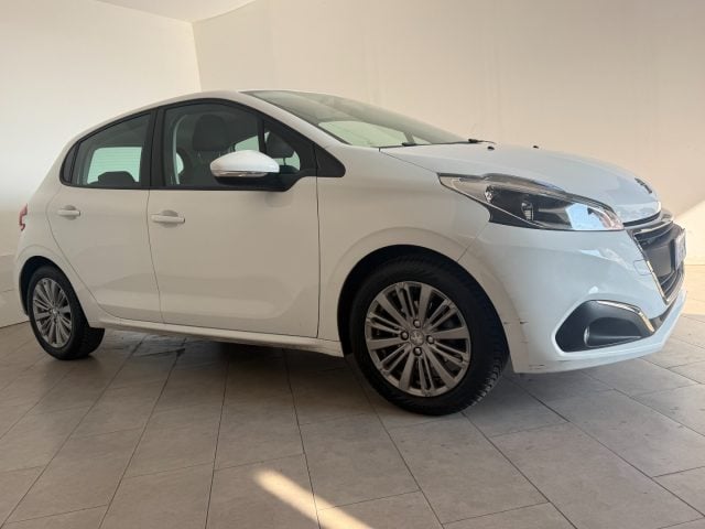 Peugeot 208 1° serie PureTech 82 5 porte Allure - foto 3 di 4
