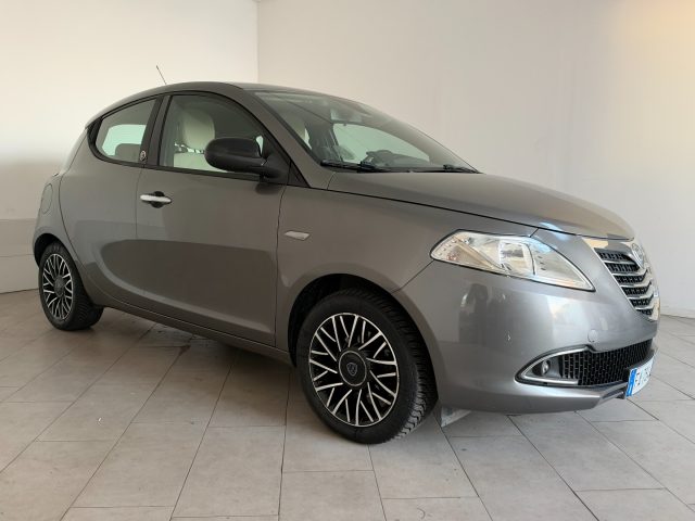 Lancia Ypsilon 1.2 69 CV 5 porte GPL Ecochic Elle - foto 2 di 4