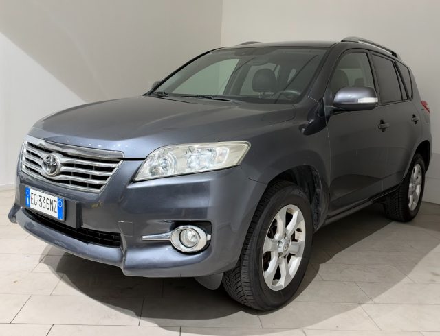 Toyota RAV 4 MY23 RAV4 2.2 D-4D 150 CV DPF Exclusive - foto 2 di 4