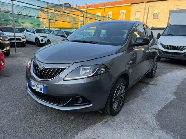 Lancia Ypsilon 1.0 FireFly 5 porte S&S Hybrid Platino usato a LIMBIATE
