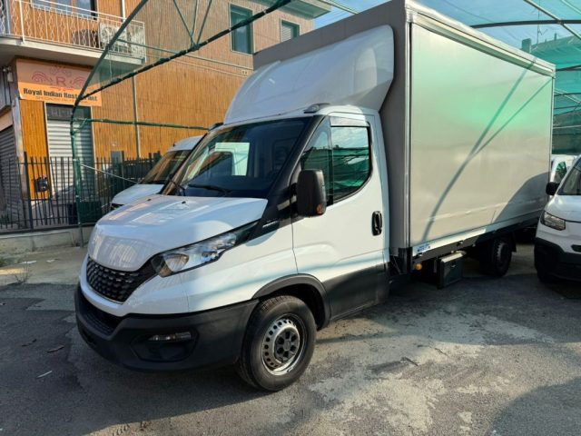 Iveco Daily 35S14HA8V 2.3 HPT Telonato Hi-Matic usato a LIMBIATE