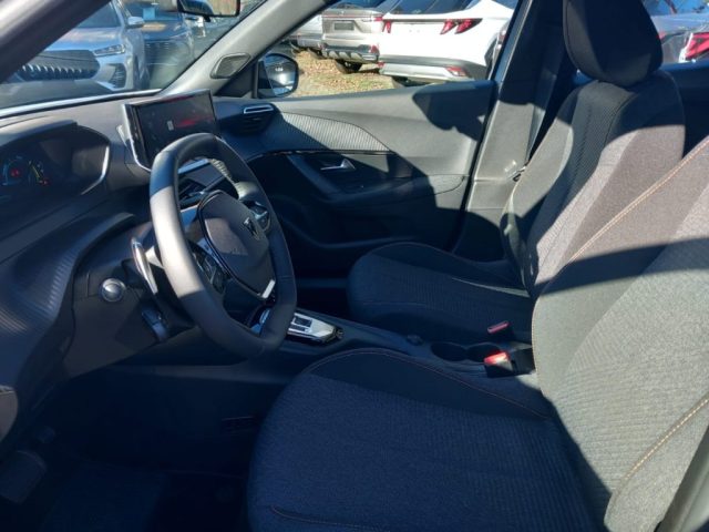 Peugeot 2008 Hybrid 145 e-DCS6 Style, del 2025, 10 km, in vendita a Limbiate (MB)
