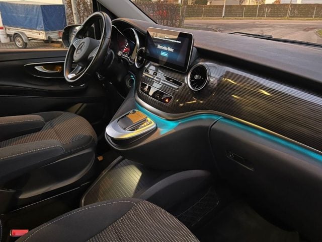 Mercedes-Benz V 220 d Automatic Executive 7 Posti, del 2020, 121.000 km, in vendita a Limbiate (MB)
