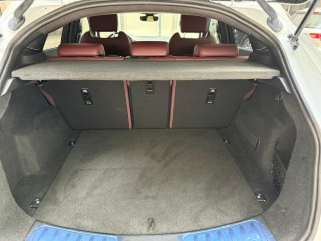 Jaguar E-Pace 2.0D I4 163 CV AWD Auto R-Dynamic S, del 2022, 43.182 km, in vendita a Limbiate (MB)