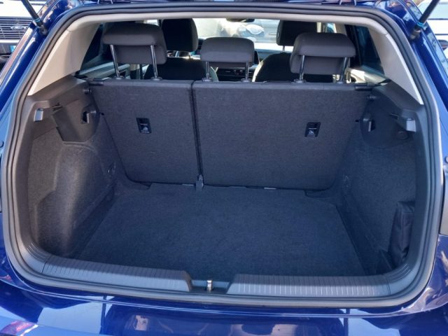 Volkswagen Golf 1.0 TSI EVO Life usato a LIMBIATE