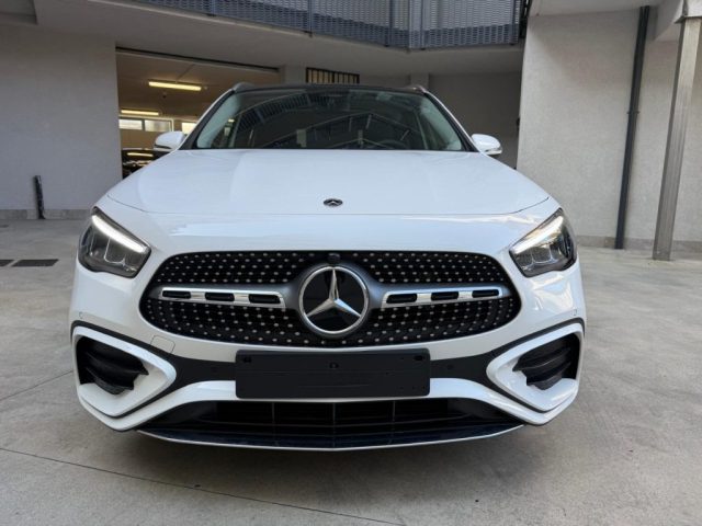 Mercedes-Benz GLA 180 Automatic AMG Line Premium km 0 a LIMBIATE