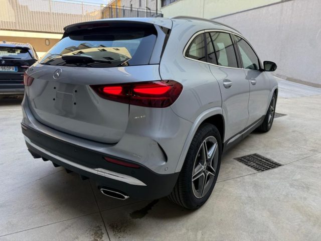 Mercedes-Benz GLA 180 Automatic AMG Line Premium km 0 a LIMBIATE
