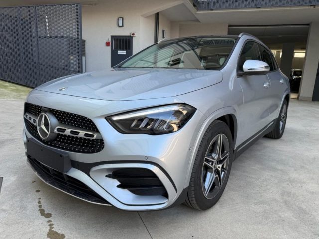 Mercedes-Benz GLA 180 Automatic AMG Line Premium km 0 a LIMBIATE