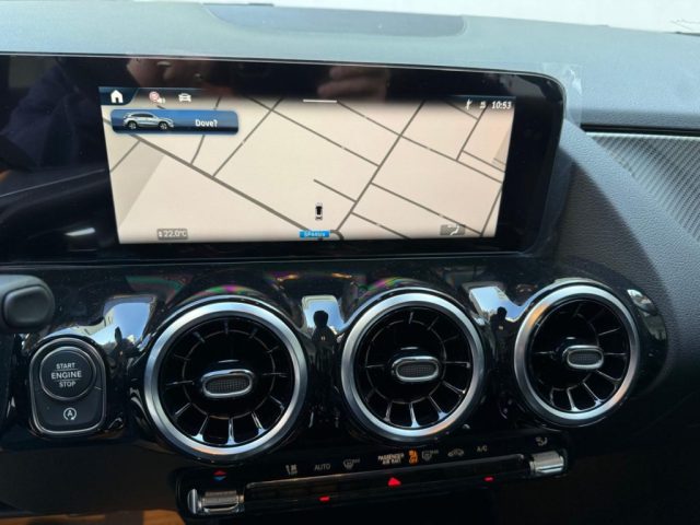 Mercedes-Benz GLA 180 Automatic AMG Line Premium, del 2026, 10 km, in vendita a Limbiate (MB)