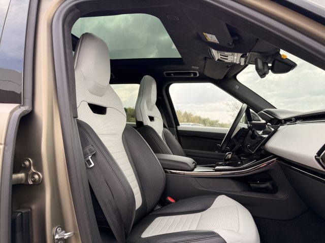 Land Rover Range Rover Sport 4.4 V8 635 CV SV Edition One - foto 3 di 4