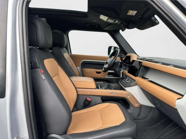Land Rover Defender 90 3.0D I6 250 CV AWD Auto X-Dynamic HSE - foto 3 di 4