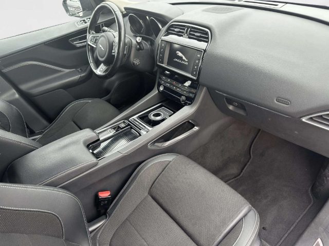 Jaguar F-Pace 2.0 D 180 CV AWD aut. R-Sport - foto 4 di 4